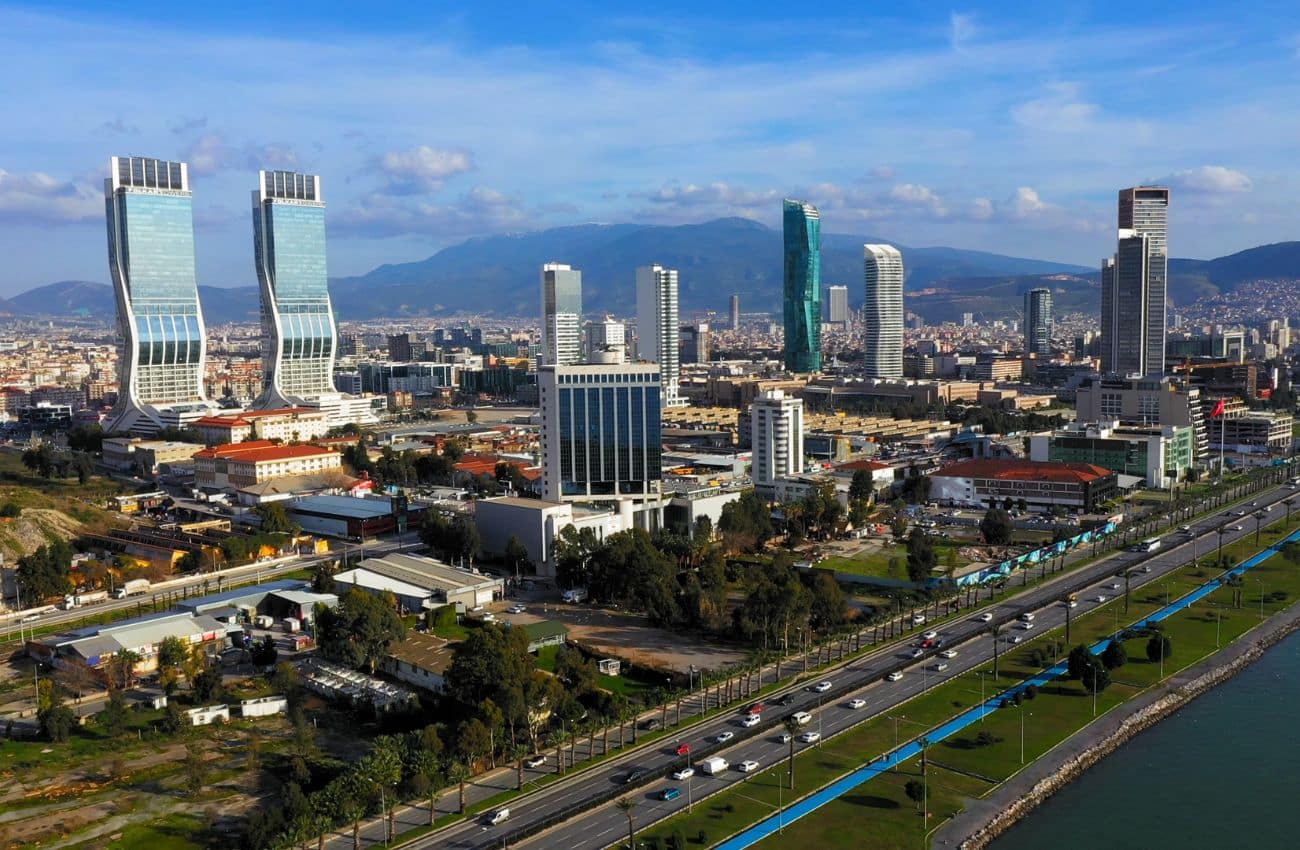 Property for sale in Bayraklı Izmir presents a unique opportunity for international investors seeking to diversify their portfolios,